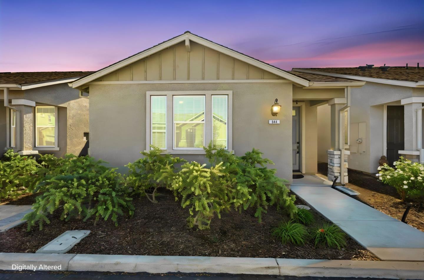844 Castellona DR