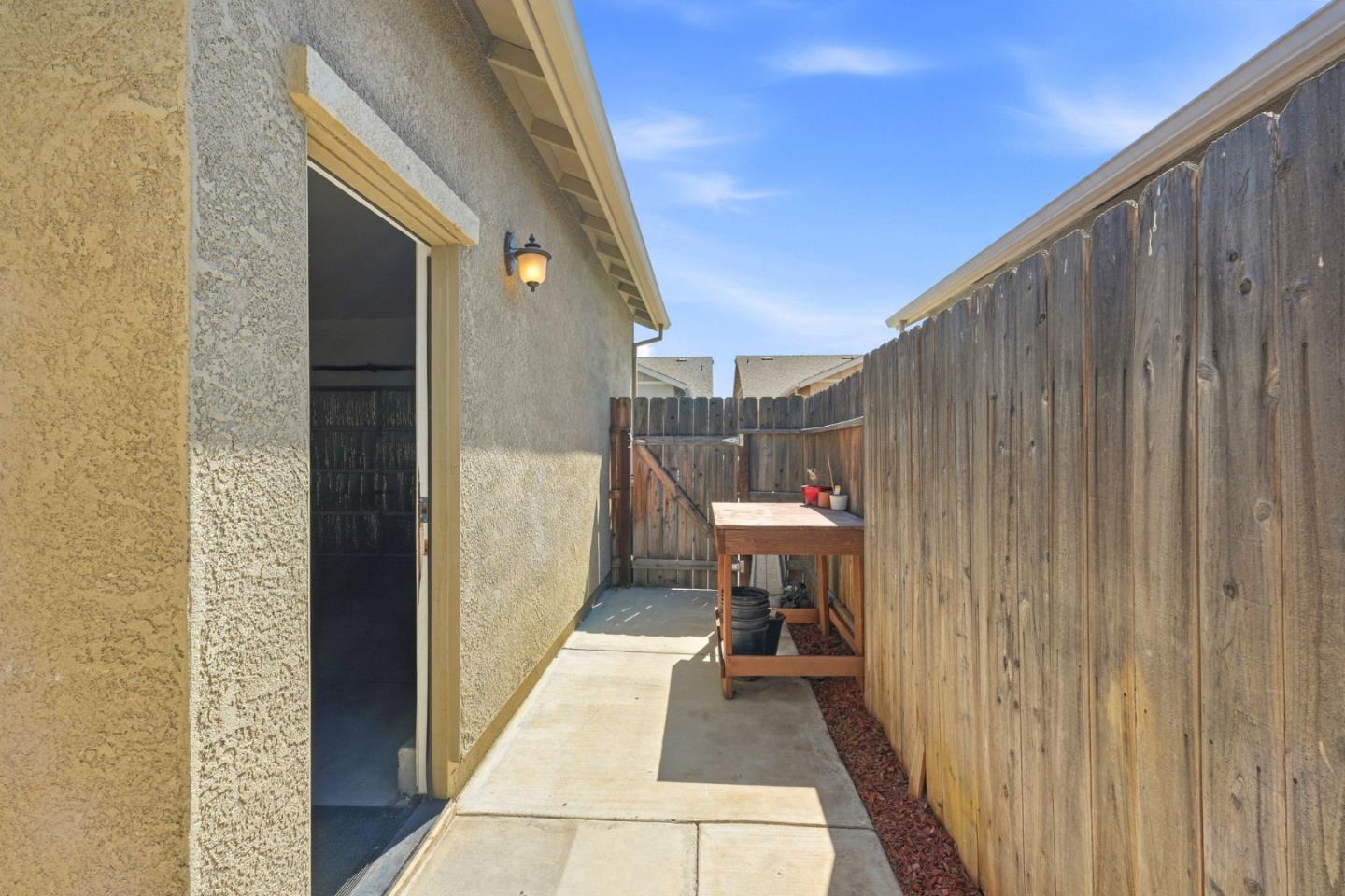 844 Castellona DR