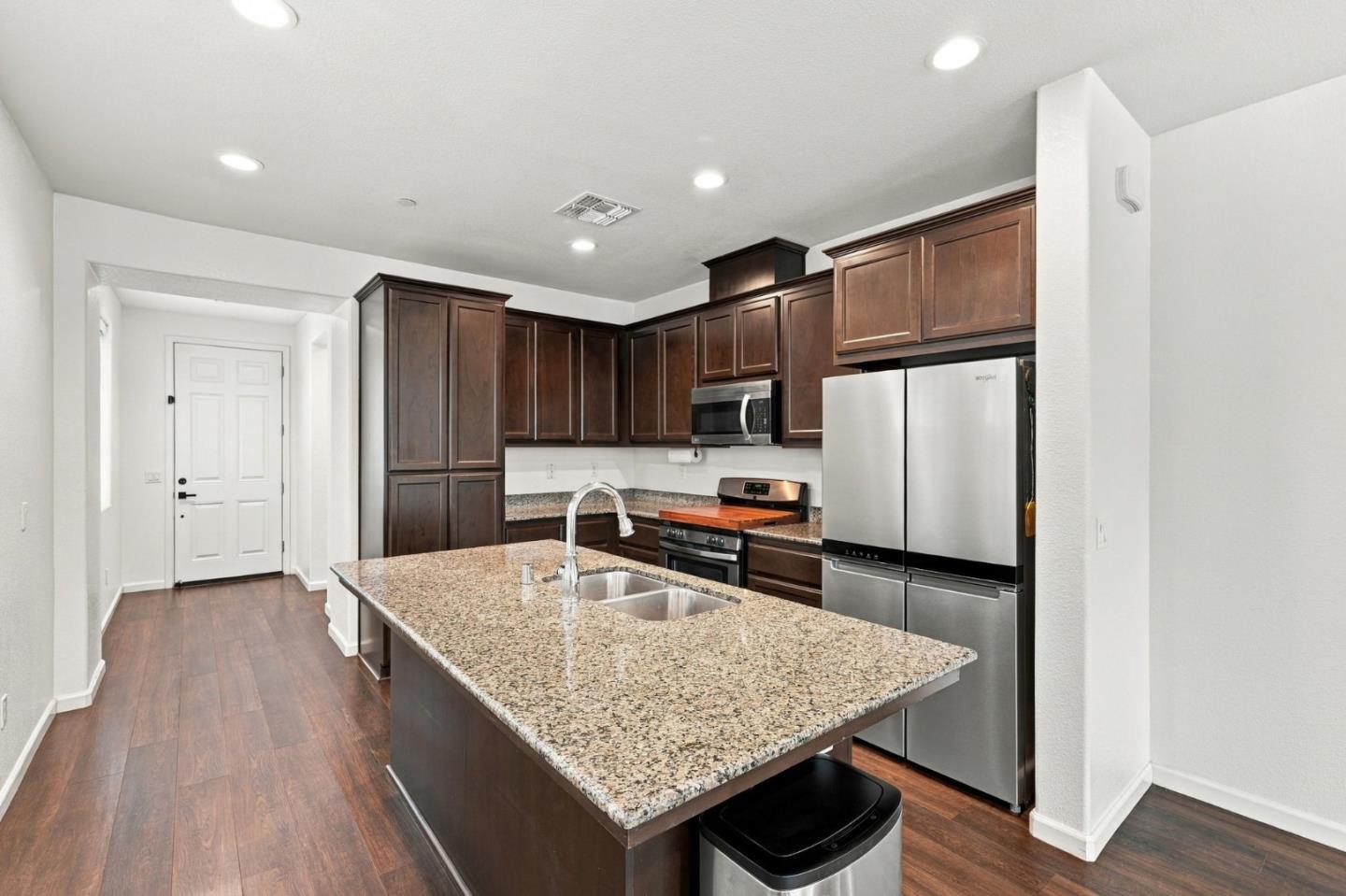 844 Castellona DR