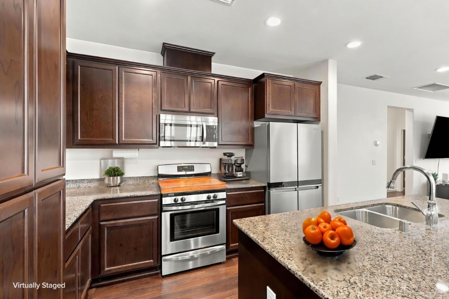 844 Castellona DR