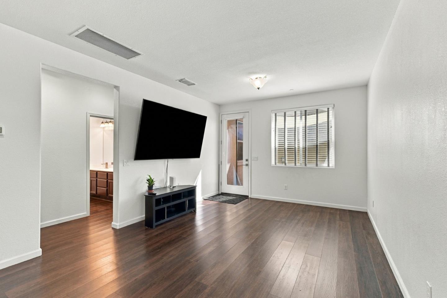 844 Castellona DR