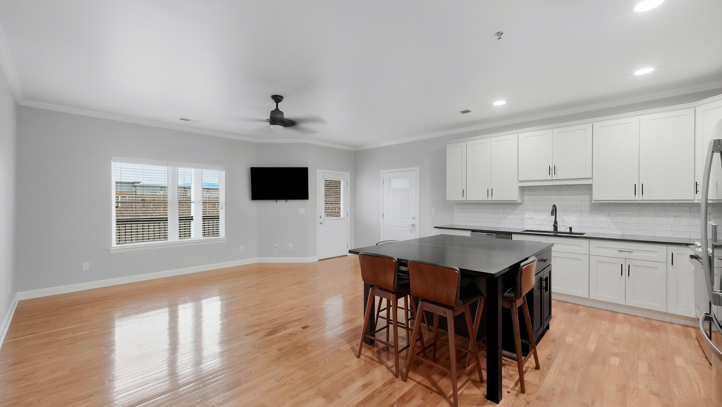 229 Delmont Street, 259