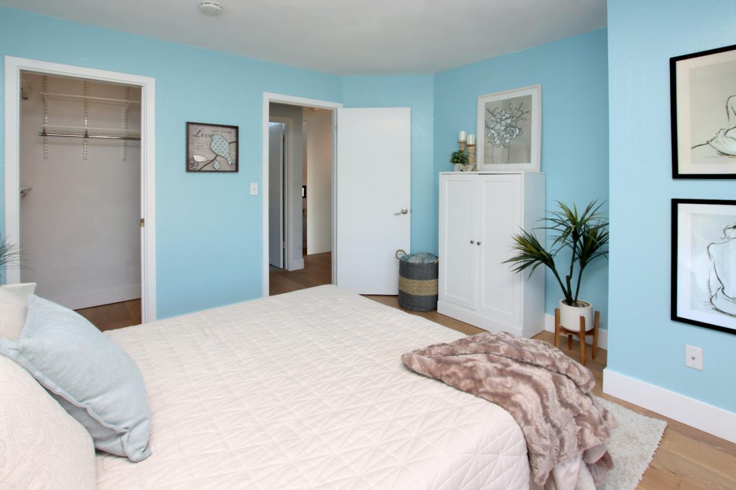 6250 Cabot Court