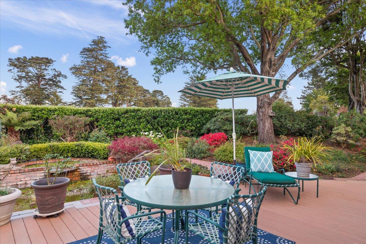 86 Hollins DR