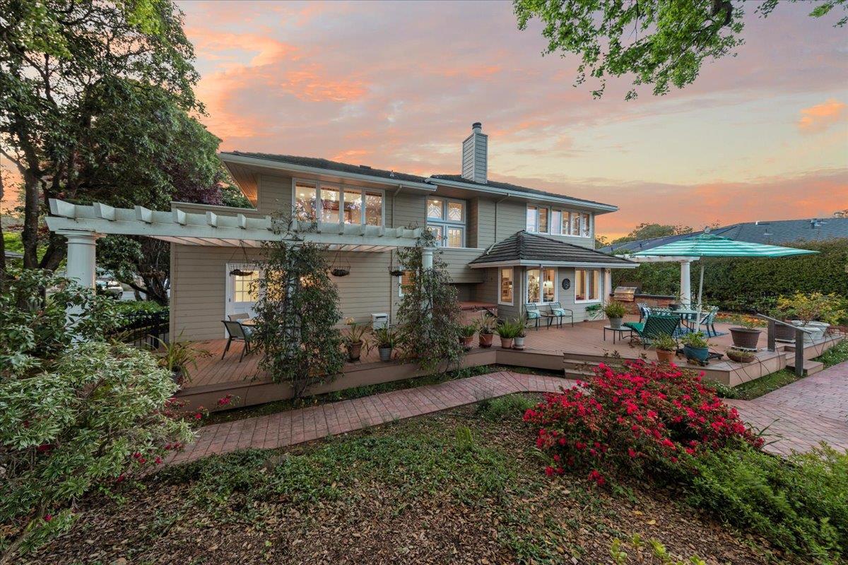 86 Hollins DR