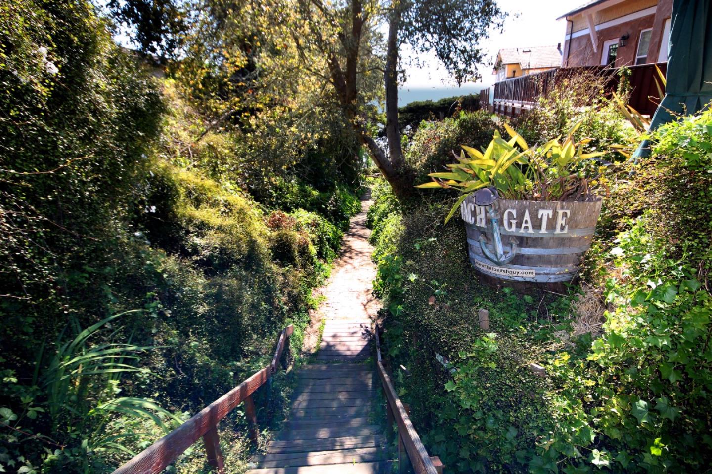 220 Mar Vista 60
