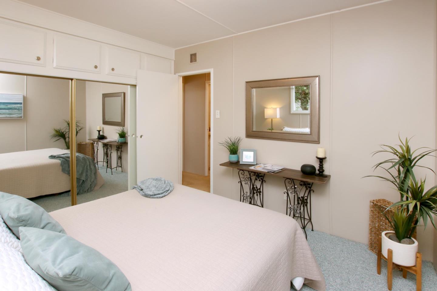 220 Mar Vista 60