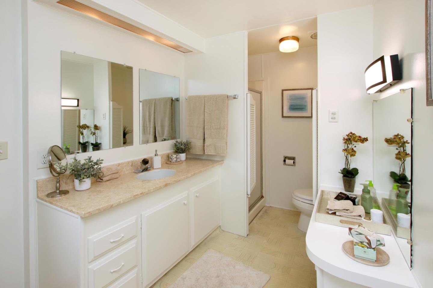 220 Mar Vista 60