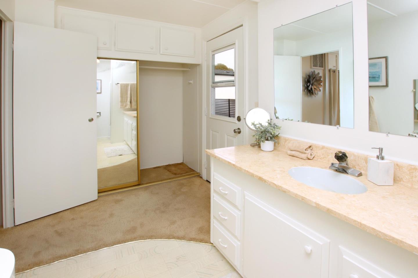 220 Mar Vista 60