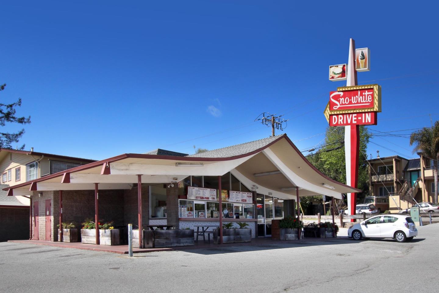 220 Mar Vista 60