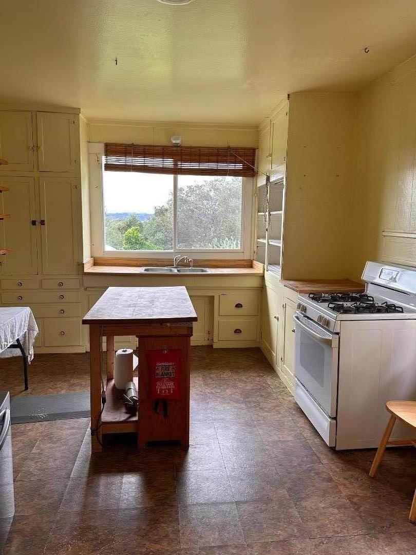 46 Valley View Drive