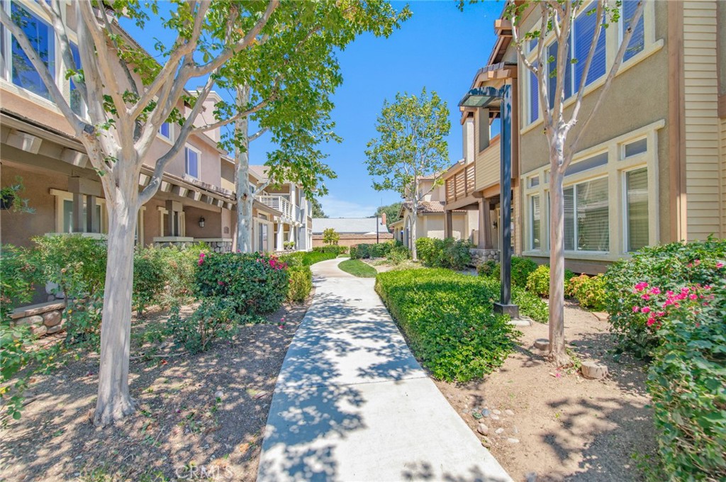 4947 Plumtree Court
