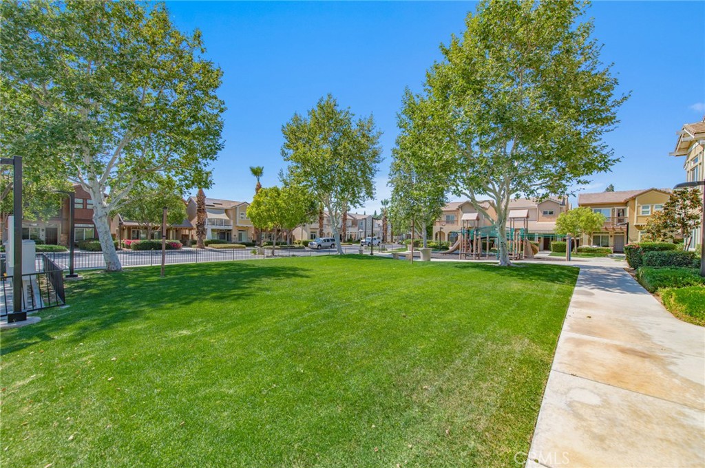 4947 Plumtree Court