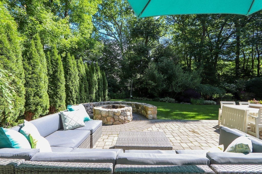 401 High Rock Street 