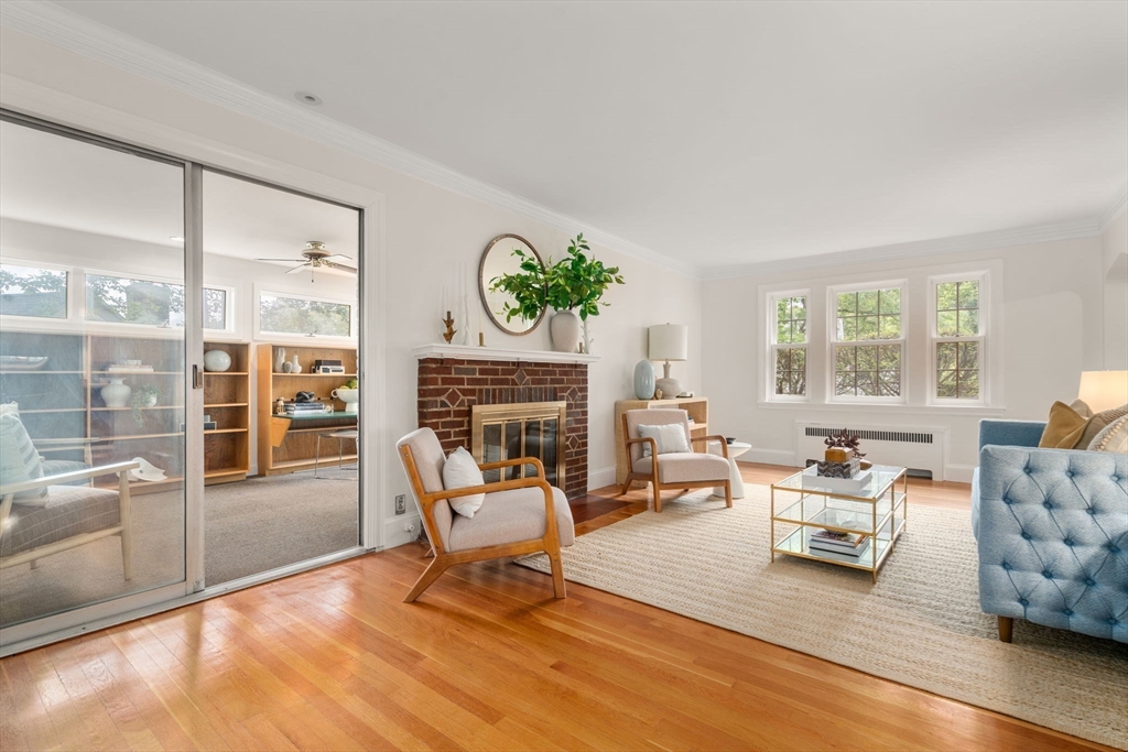 16 Duxbury Road
