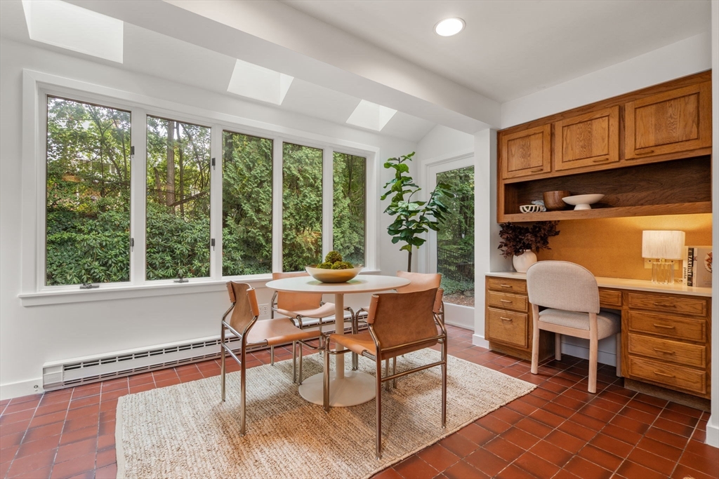 16 Duxbury Road