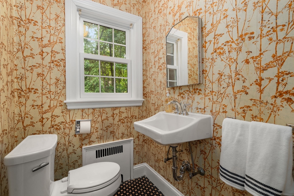 16 Duxbury Road