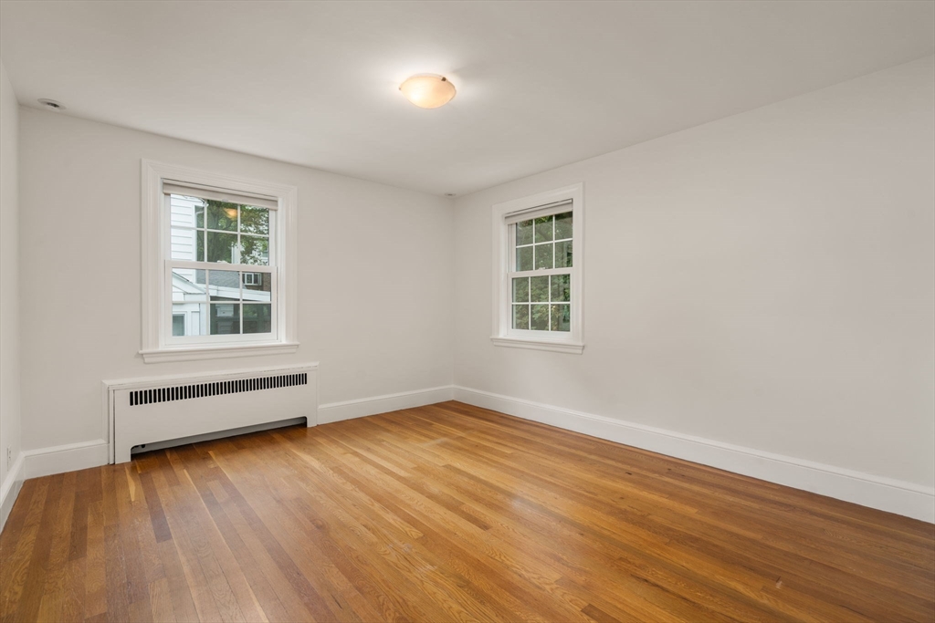 16 Duxbury Road