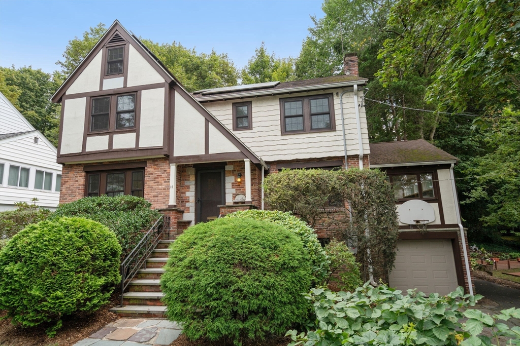 16 Duxbury Road