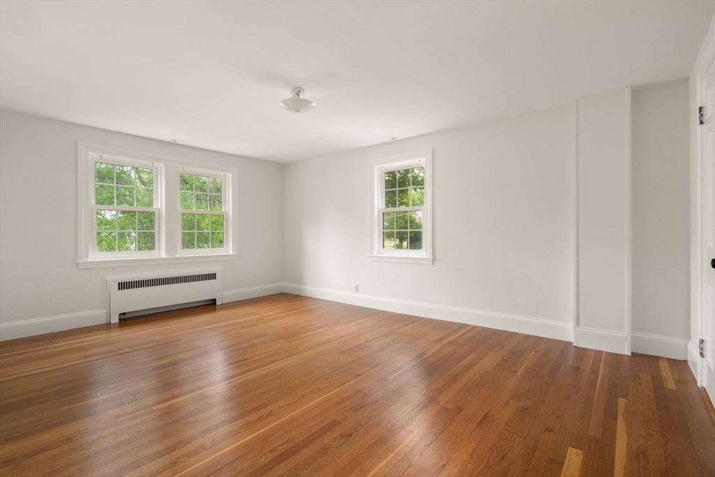 16 Duxbury Road