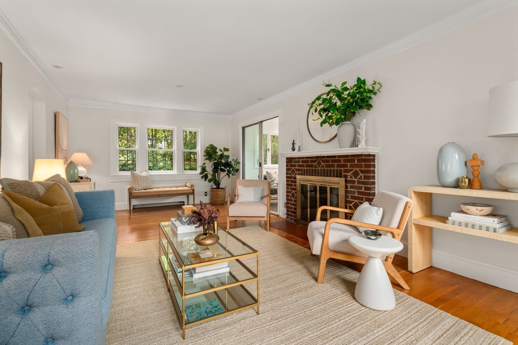 16 Duxbury Road