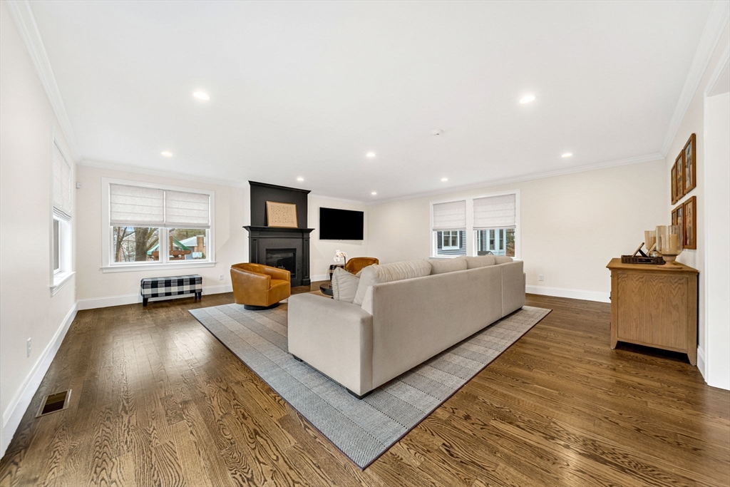 969 Greendale Ave