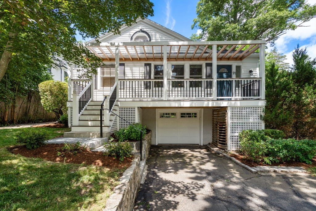 91 Henderson St
