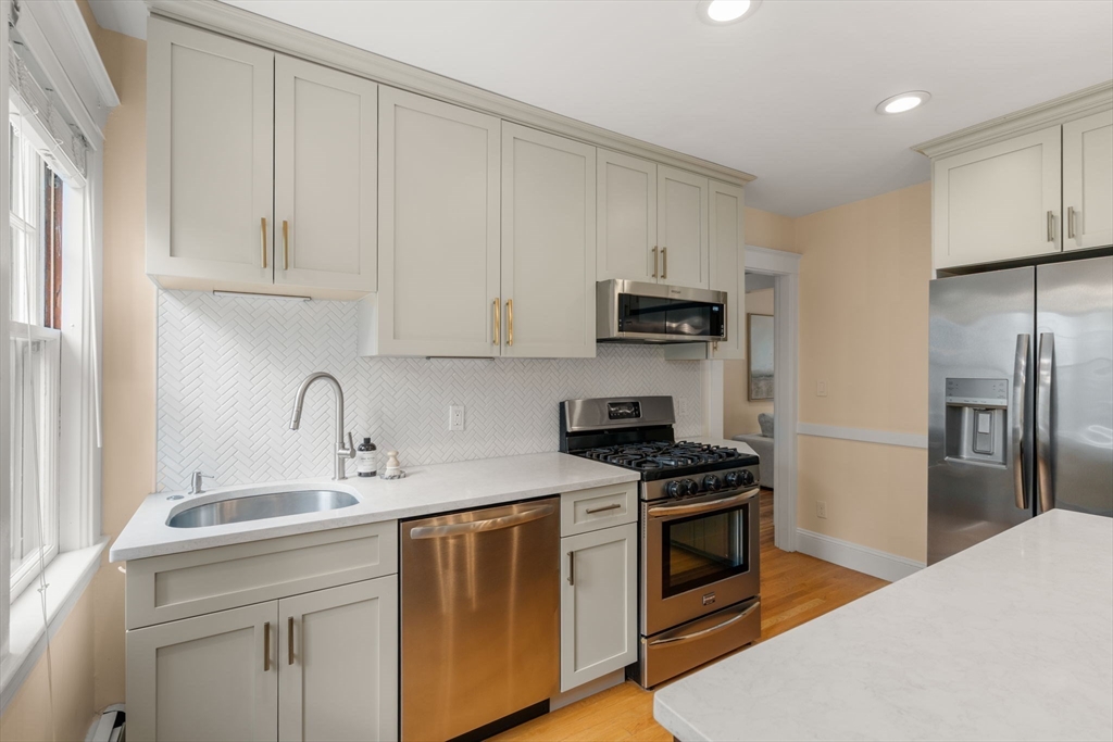 91 Henderson St