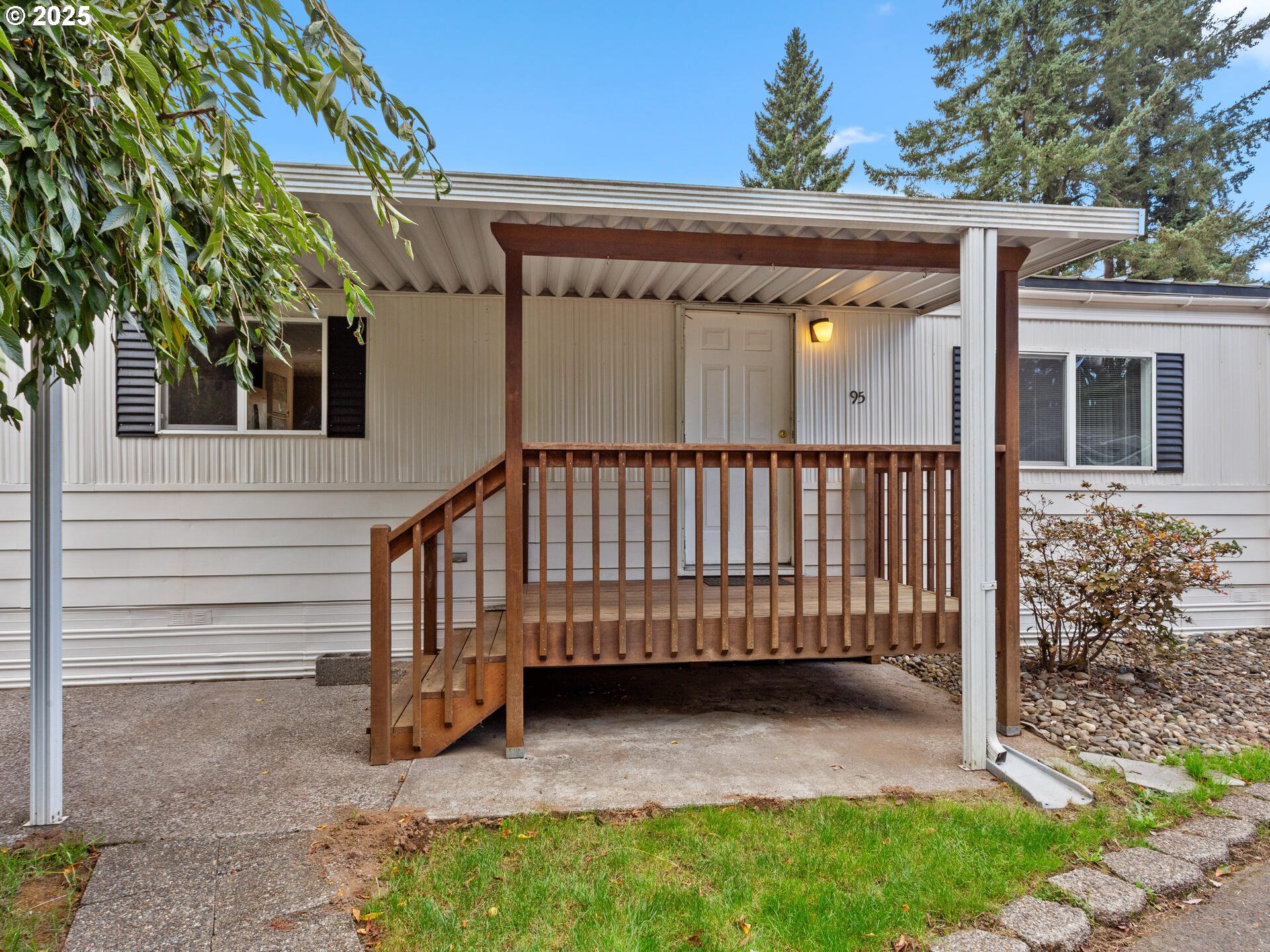 15619 NE CAPLES RD 95