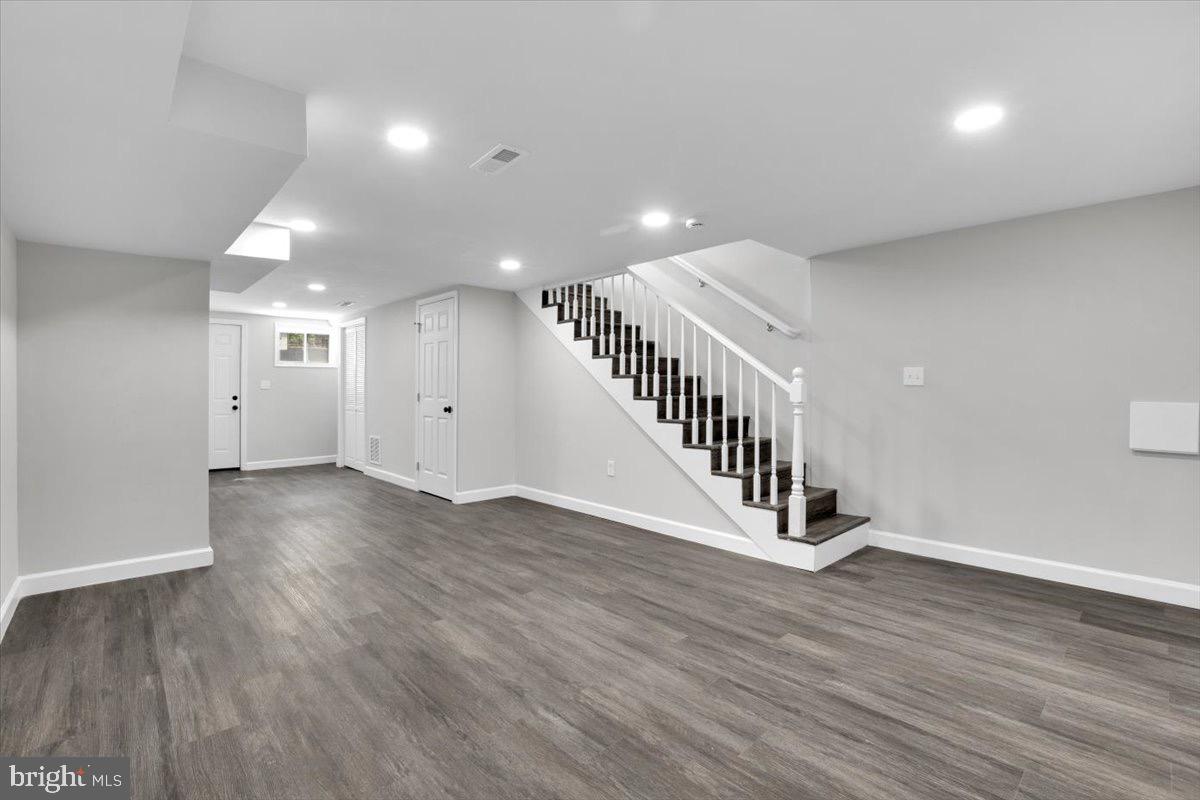 1517 DOWNING STREET NE