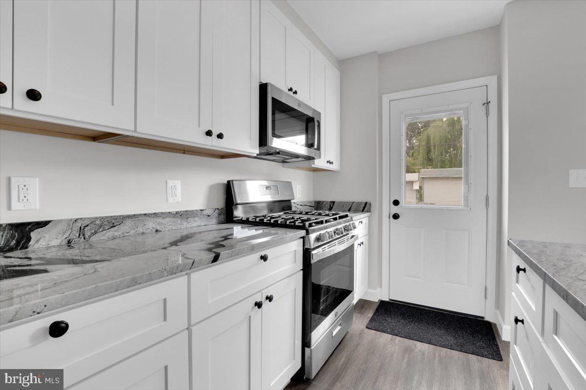 1517 DOWNING STREET NE