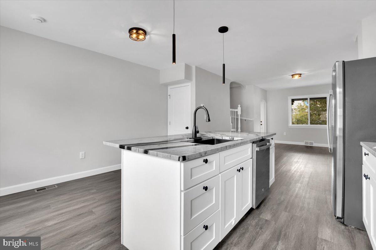 1517 DOWNING STREET NE