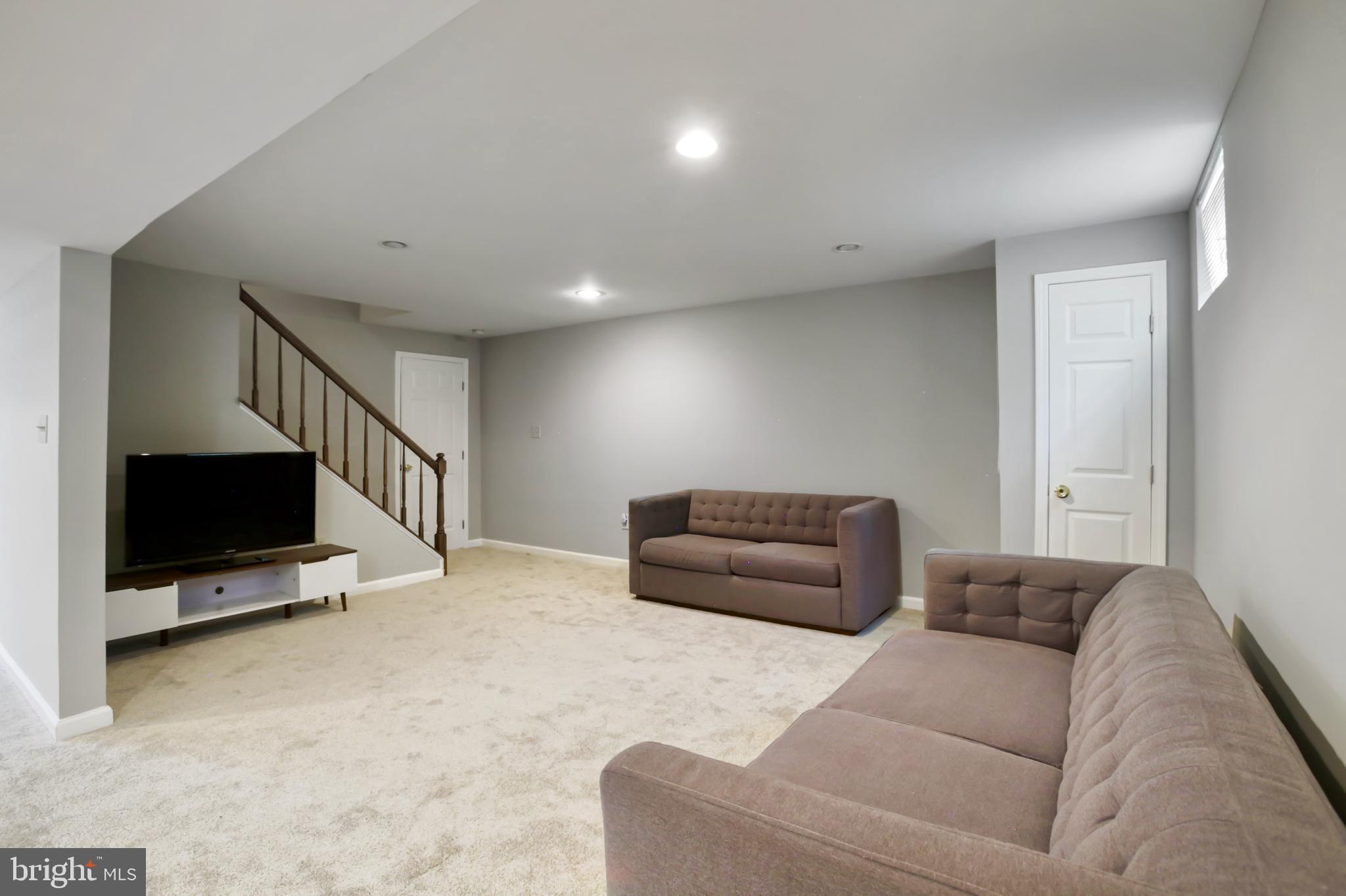 8518 CHASE GLEN CIRCLE