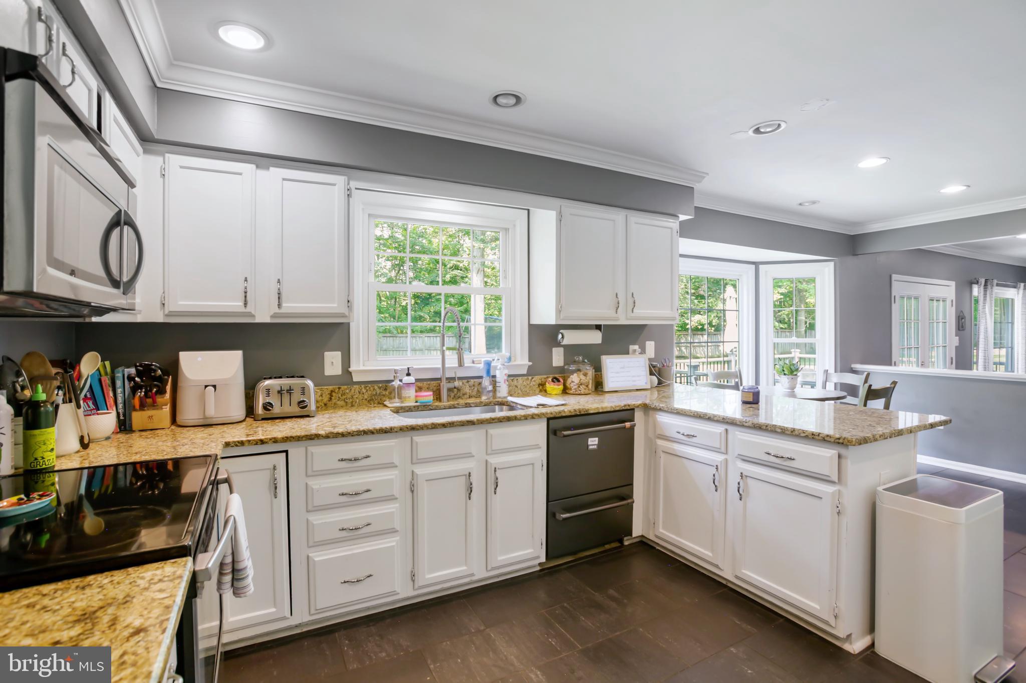 8518 CHASE GLEN CIRCLE