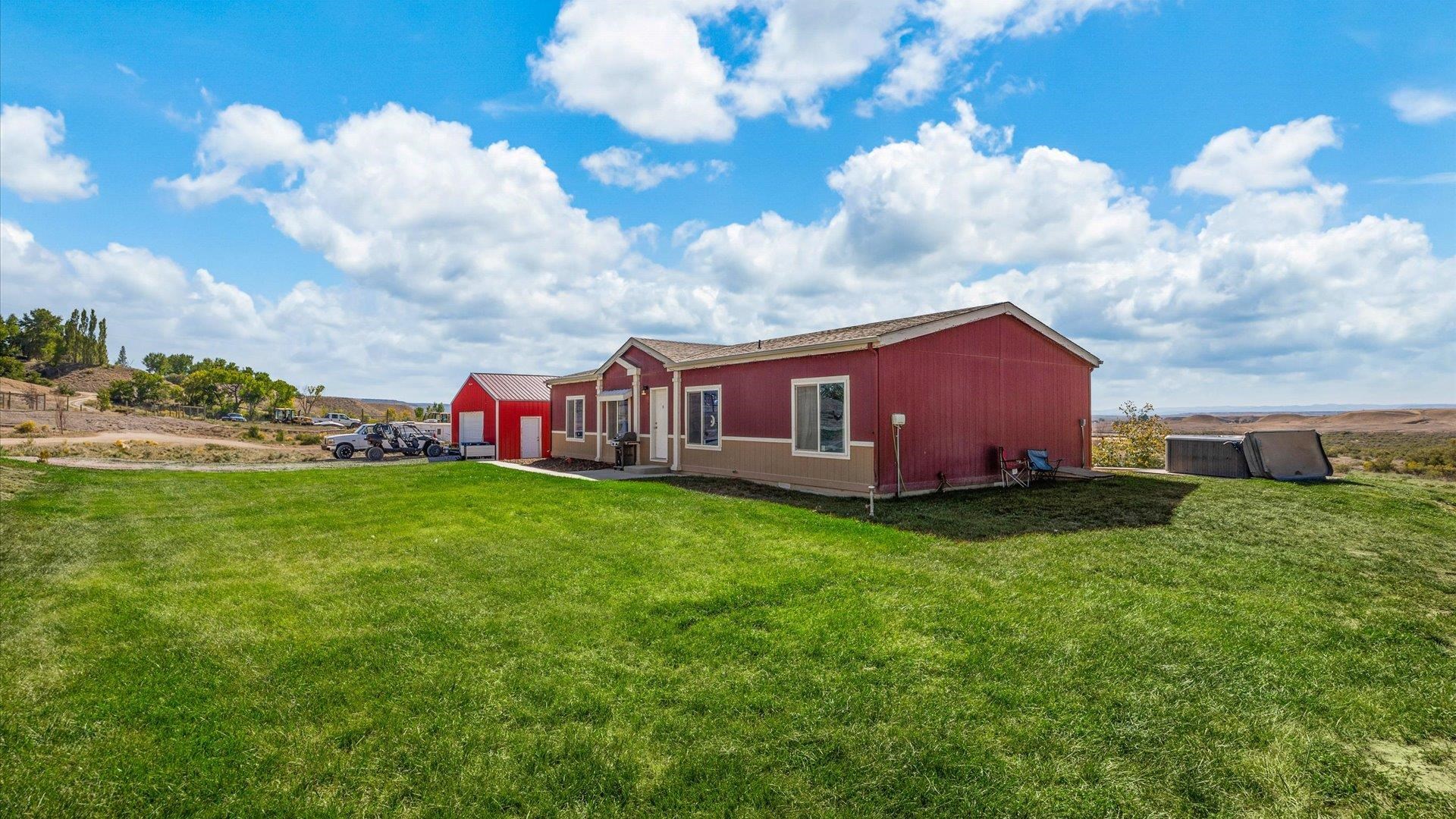 1715 10 Road