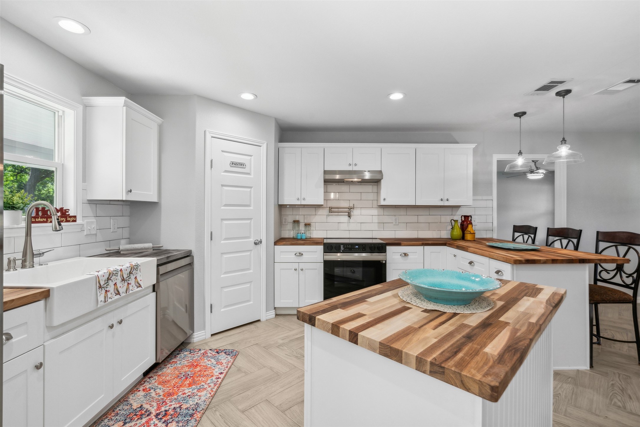 5816 Archery Court