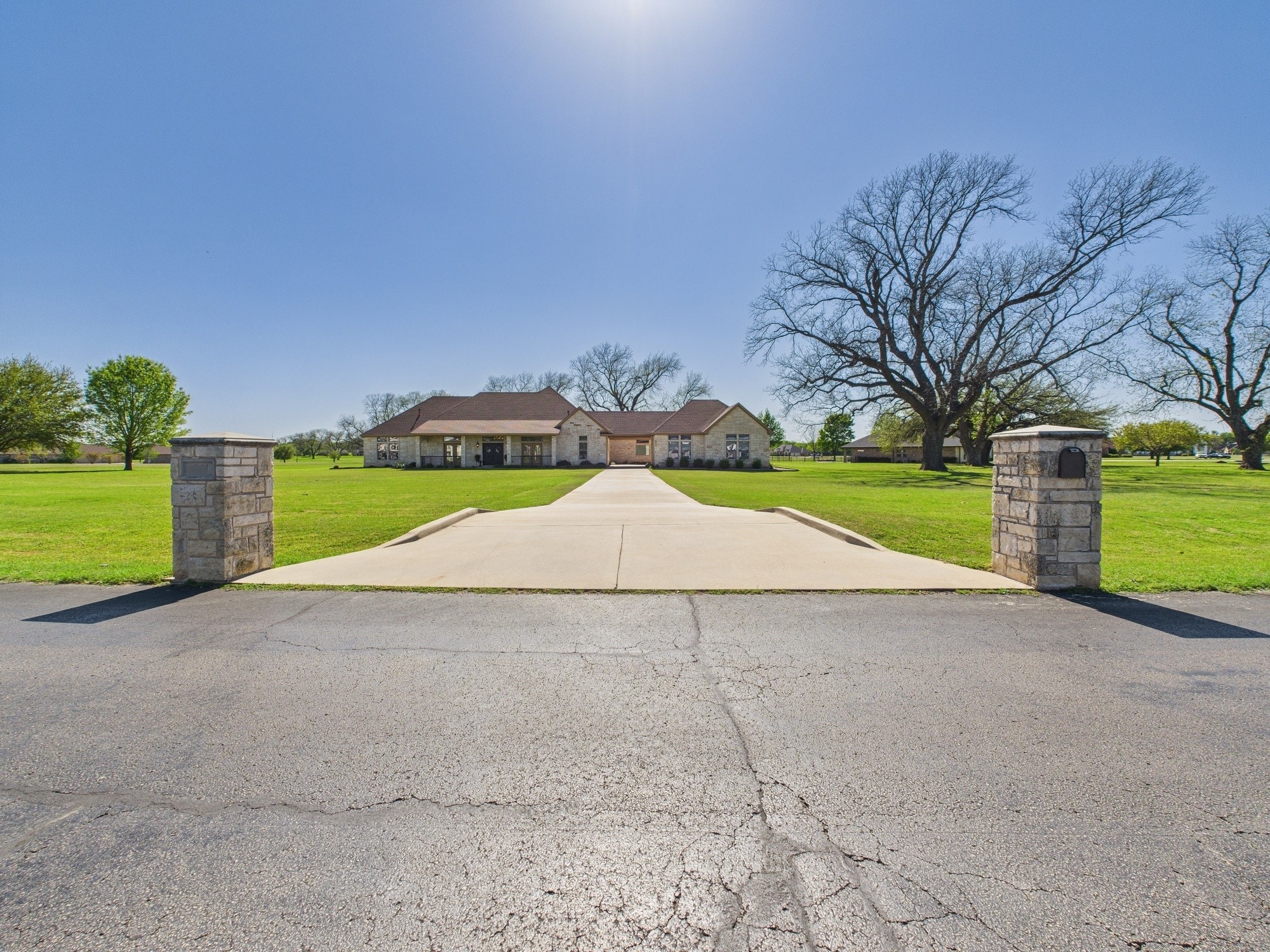 1211 E Scandinavian Court