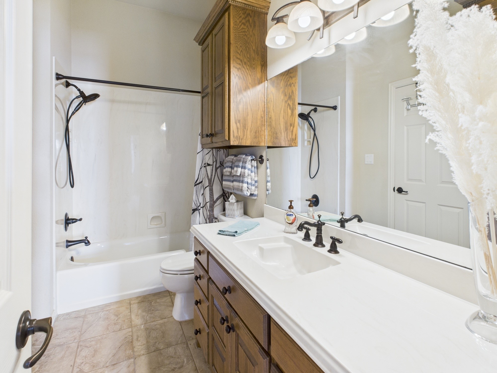 1211 E Scandinavian Court