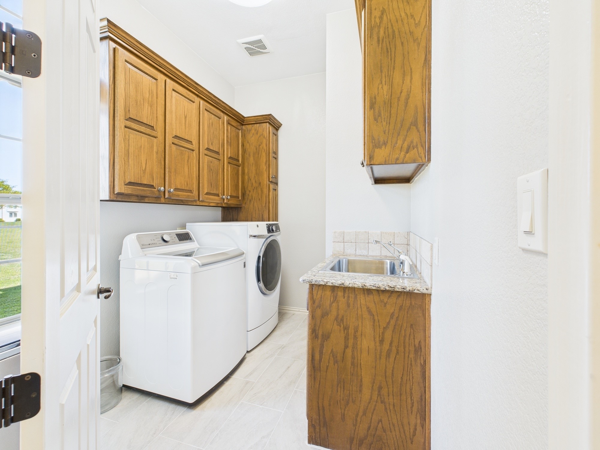 1211 E Scandinavian Court