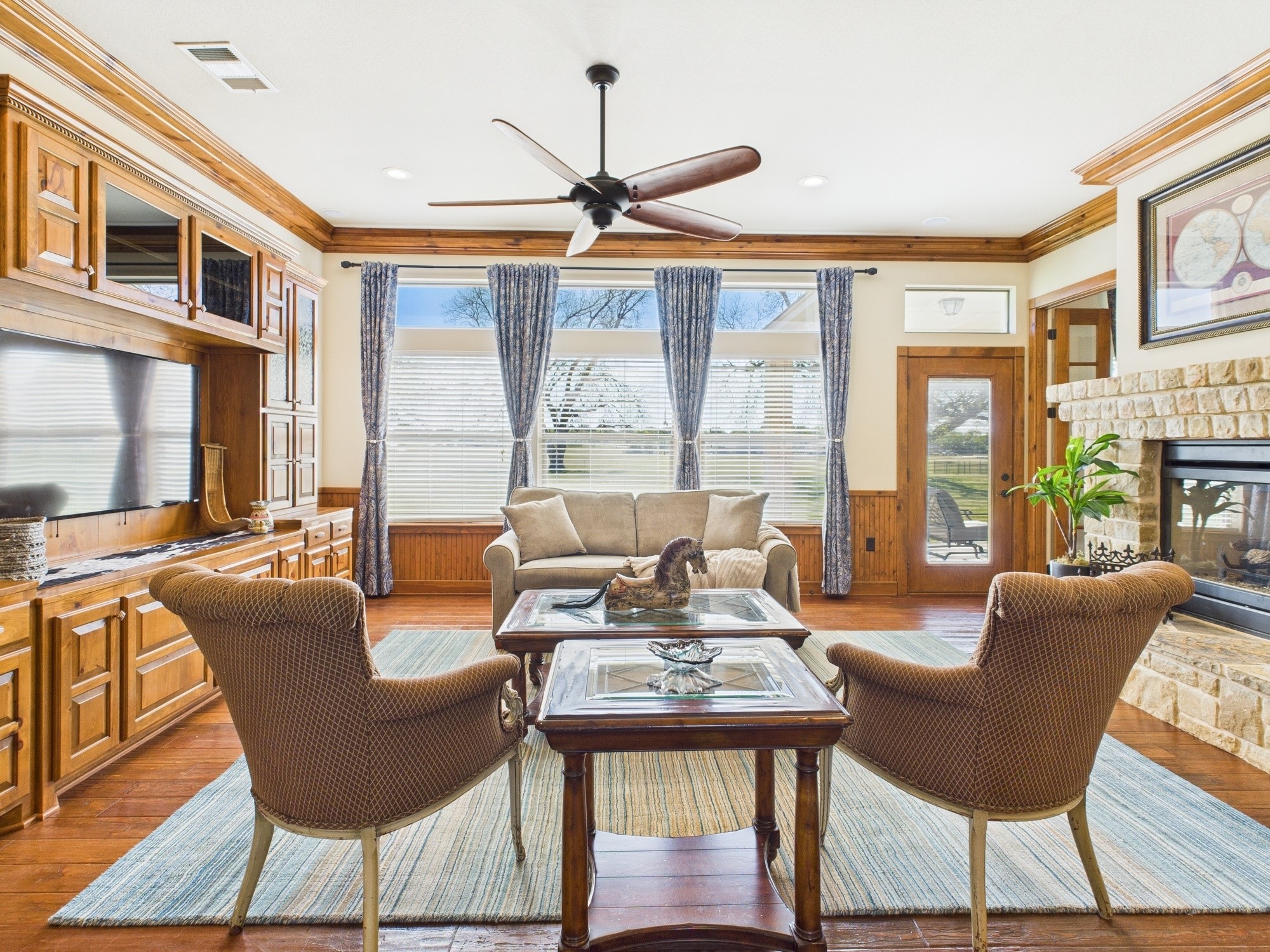 1211 E Scandinavian Court