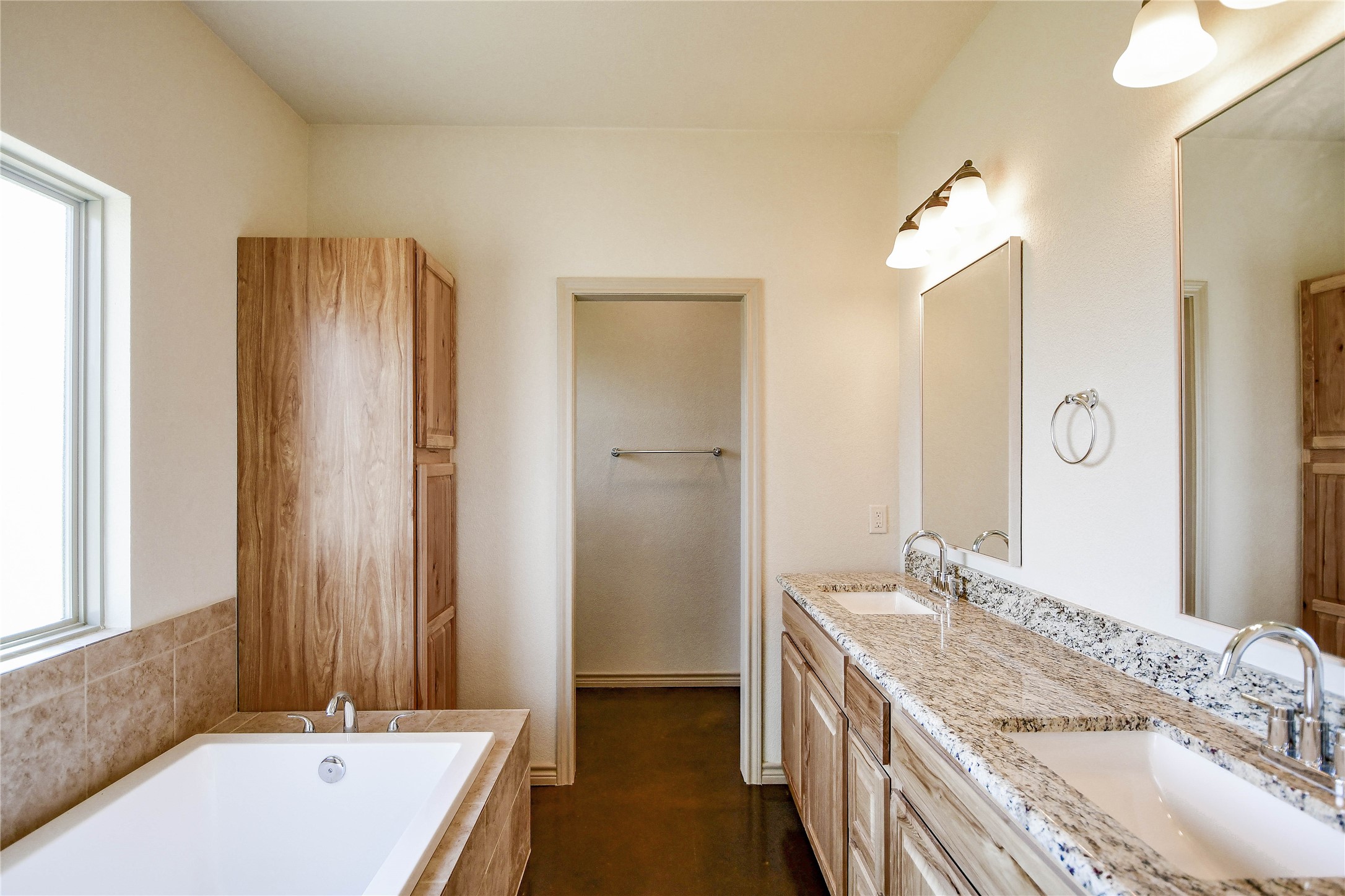 5441 Tin Top Highway