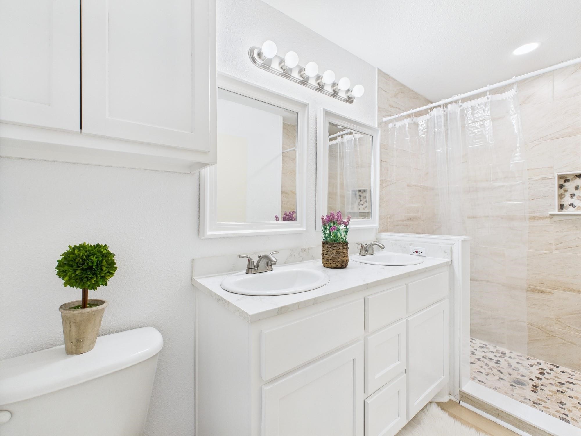 1432 W Torrey Street