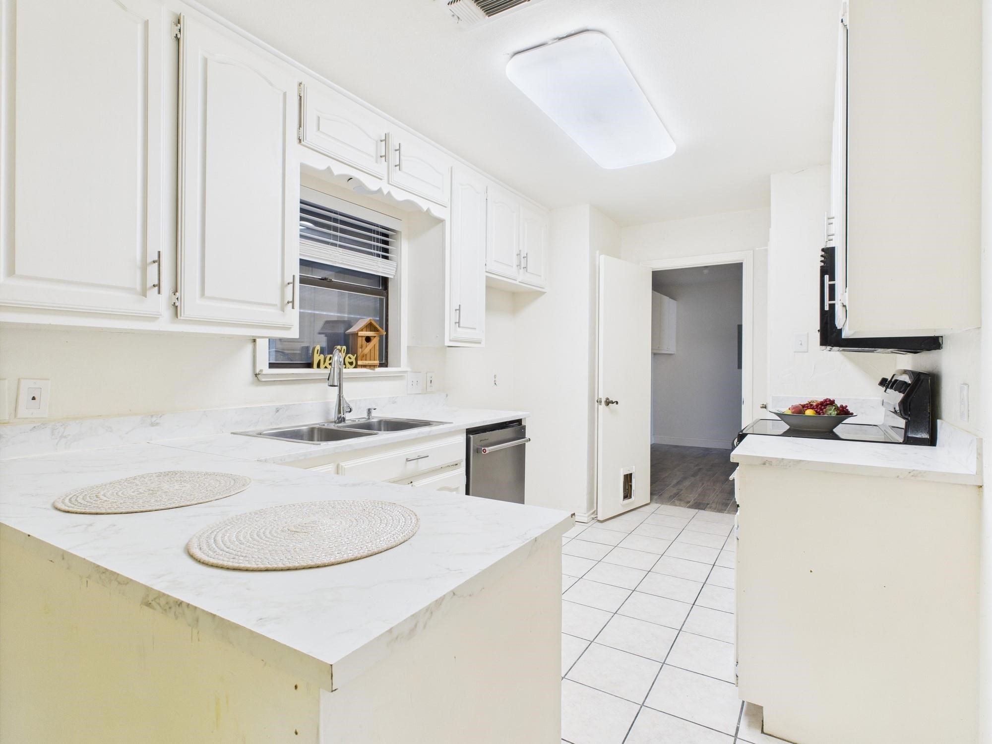 1432 W Torrey Street