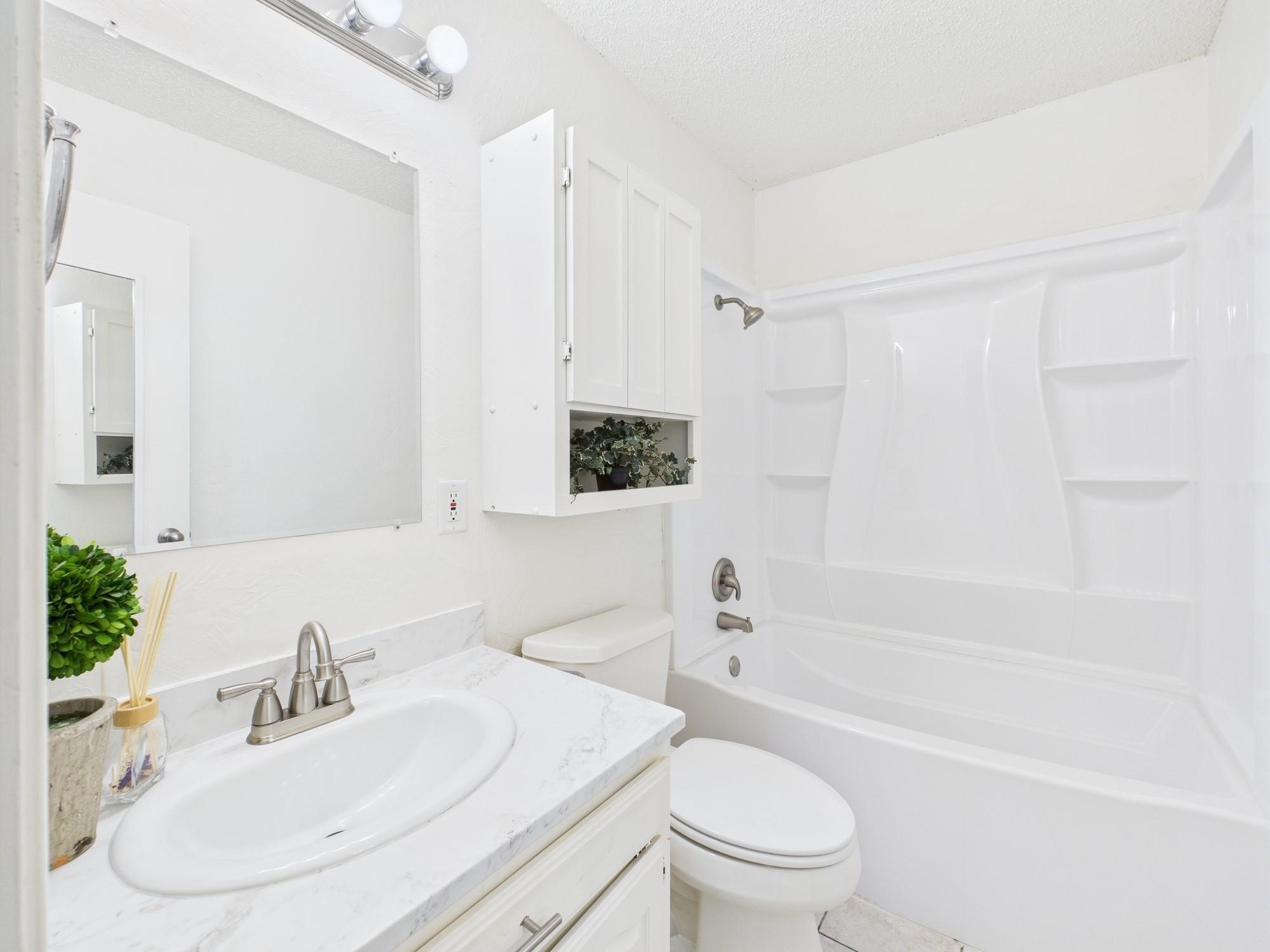 1432 W Torrey Street