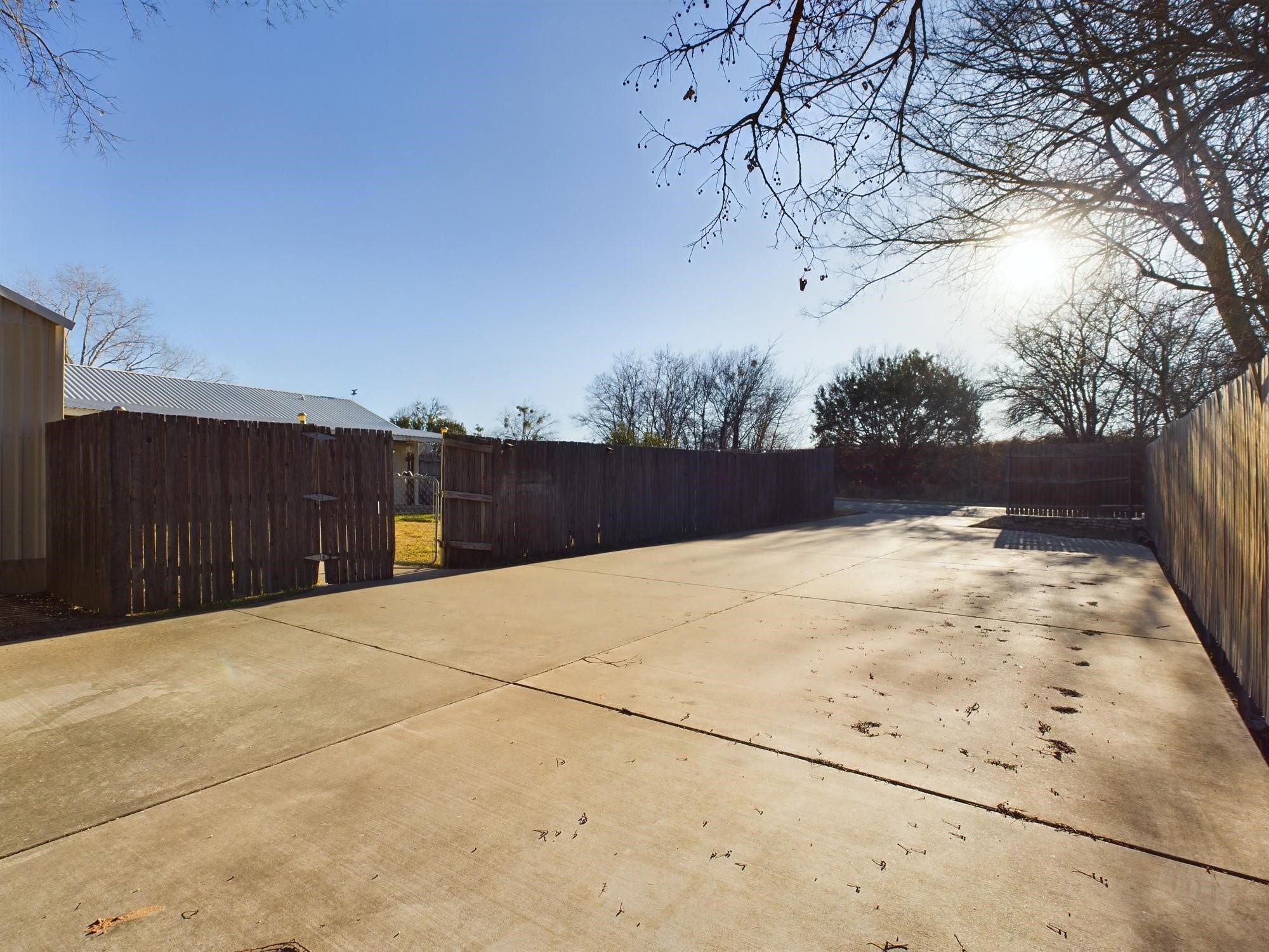 1432 W Torrey Street