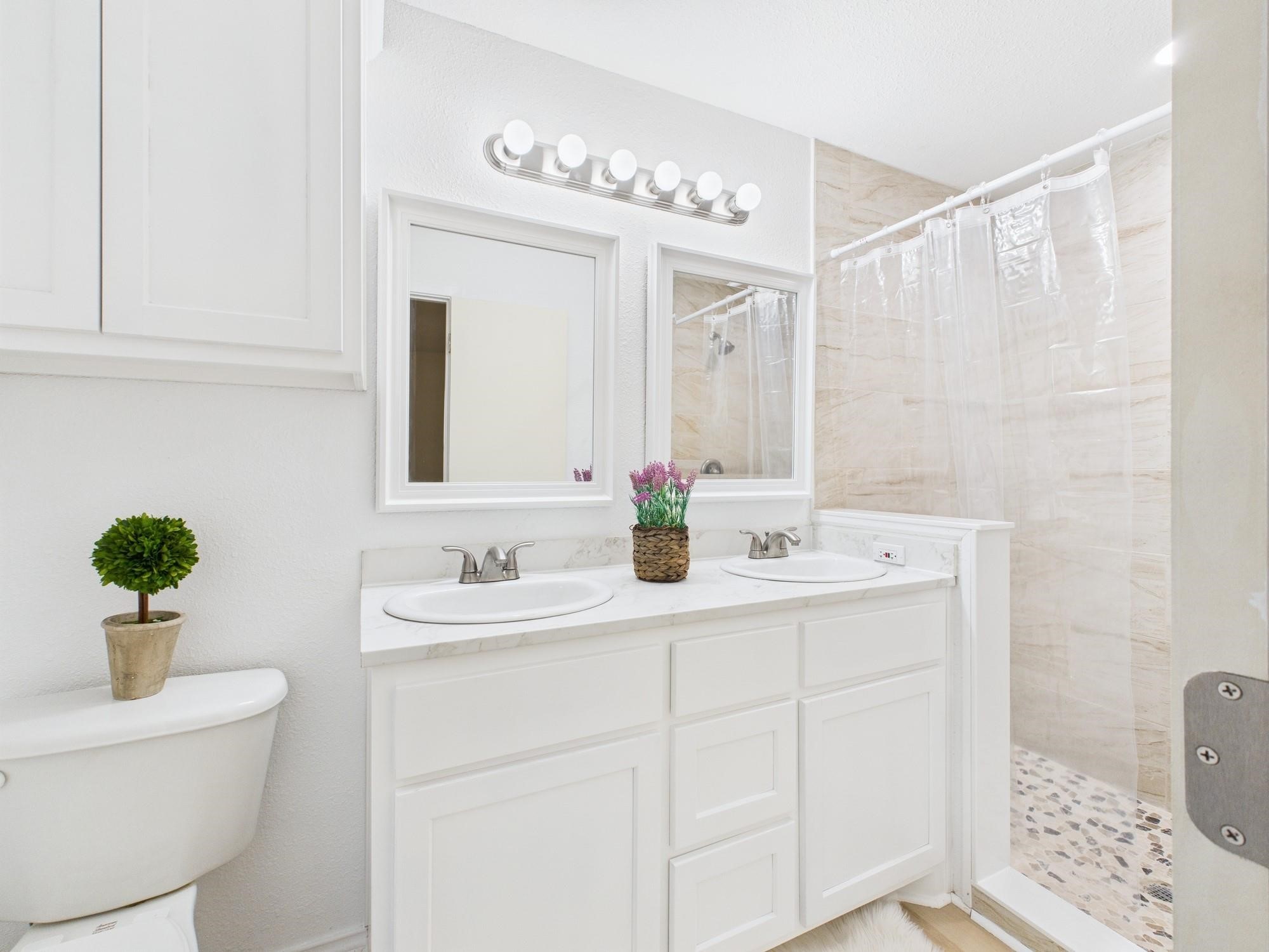 1432 W Torrey Street