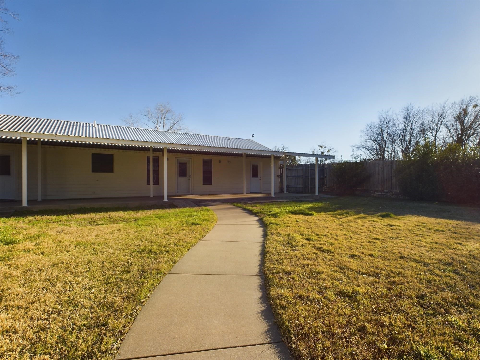 1432 W Torrey Street