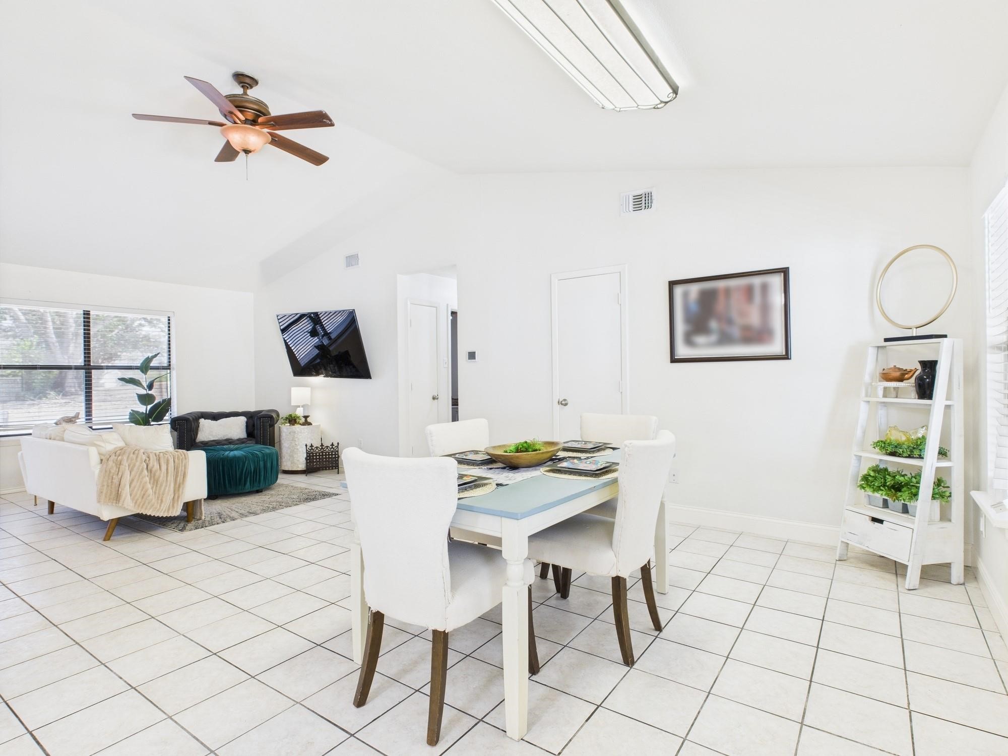 1432 W Torrey Street