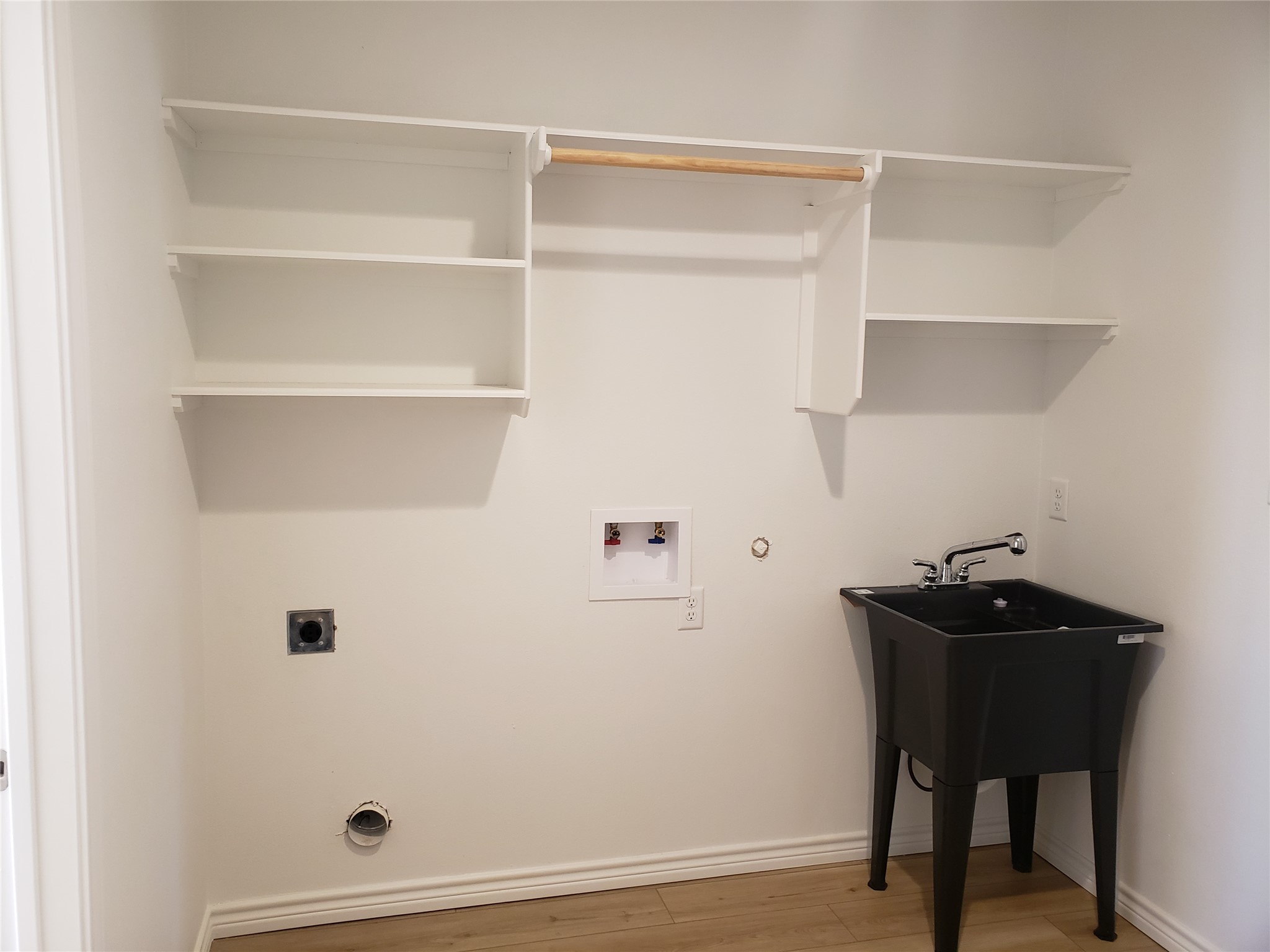 5521 Tin Top Highway