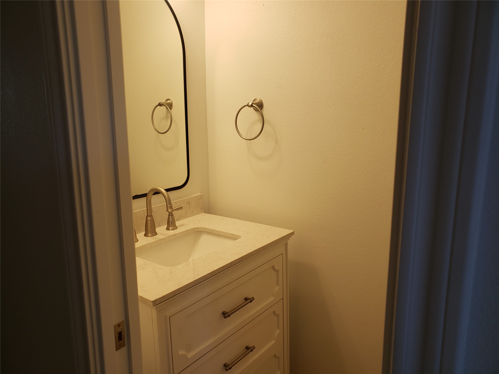 5521 Tin Top Highway